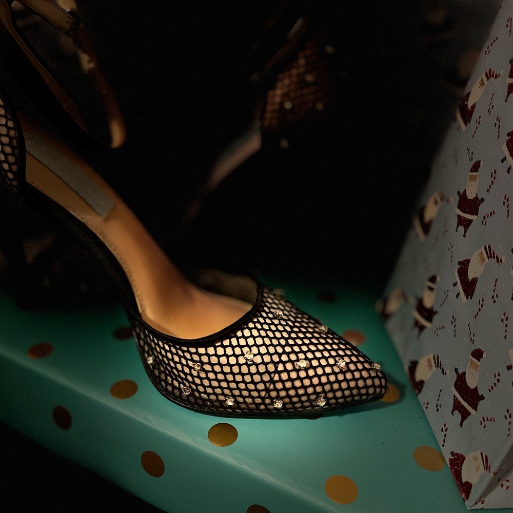 Blackfish net style with scattered diamond Betsy Johnson heels